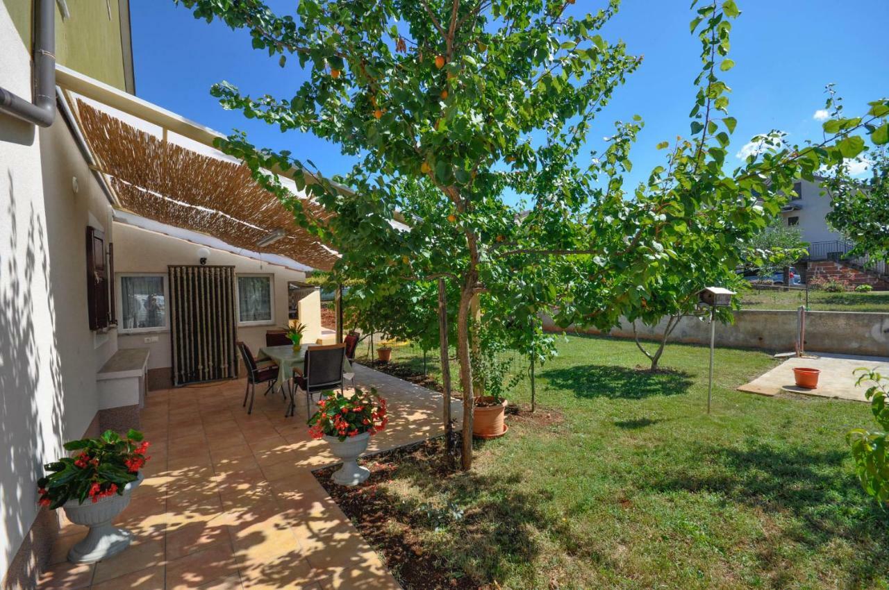 Appartement Nevija à Novigrad Istria Extérieur photo
