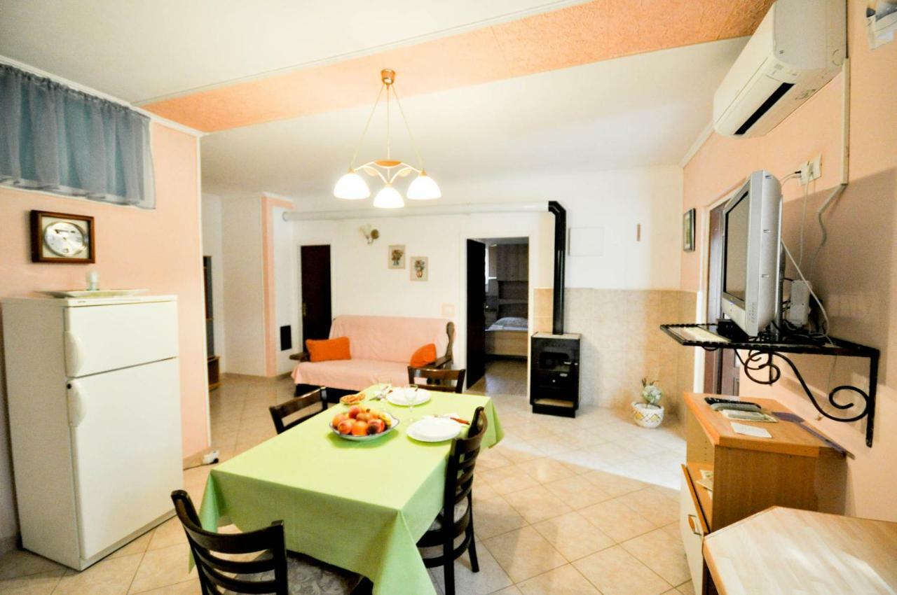 Appartement Nevija à Novigrad Istria Extérieur photo