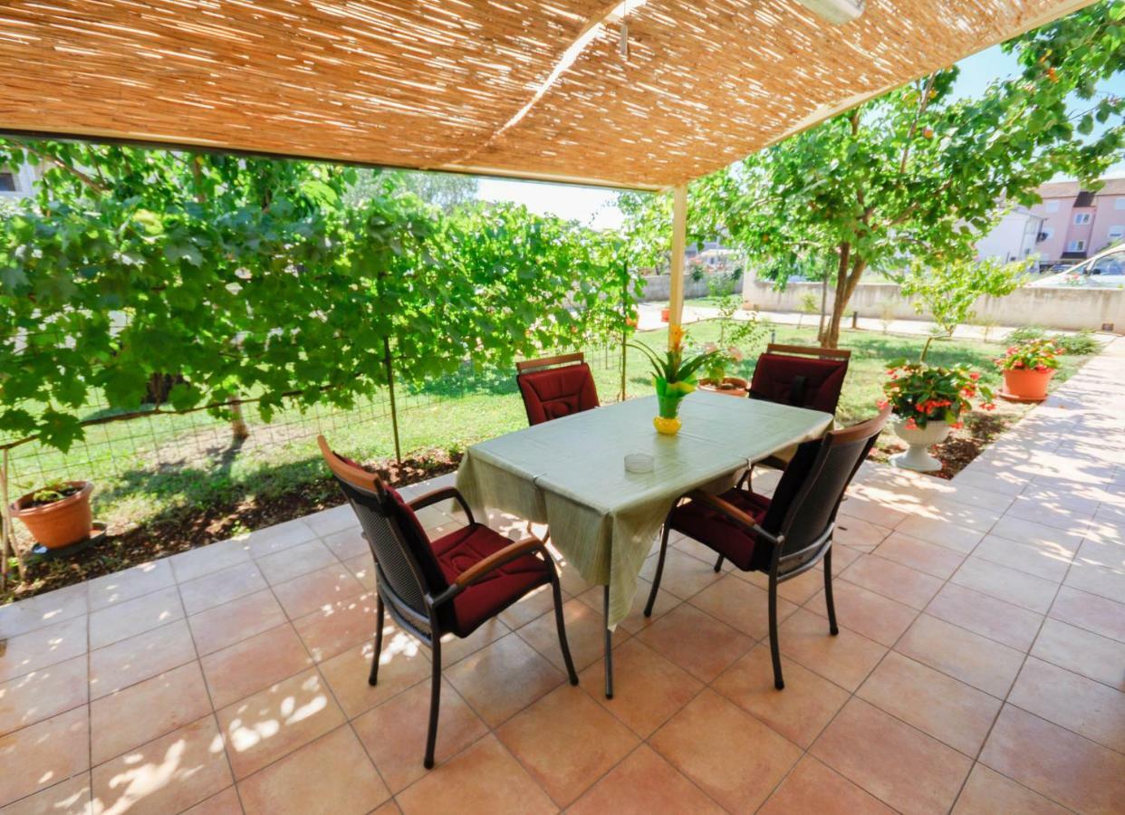 Appartement Nevija à Novigrad Istria Extérieur photo